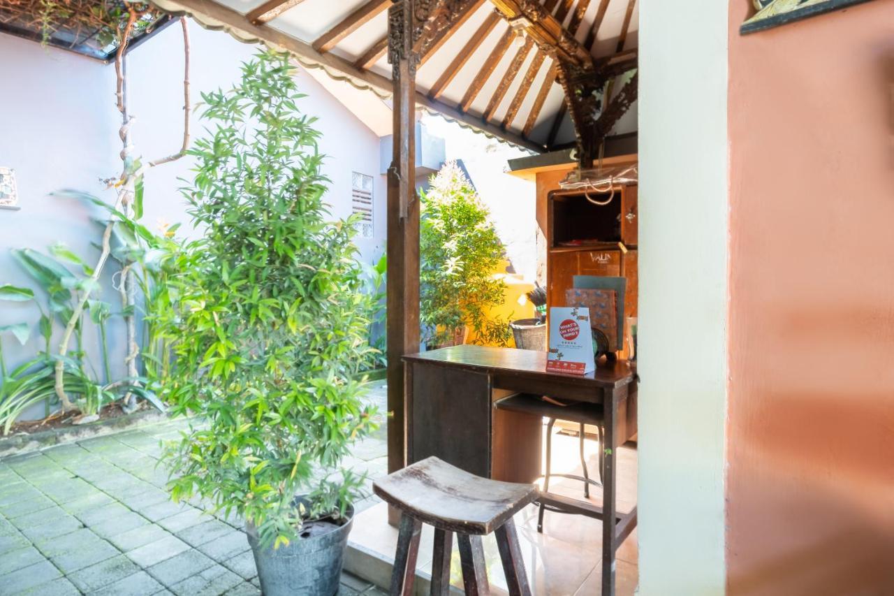 Oyo 3775 Ketut Inn Pesanggaran エクステリア 写真